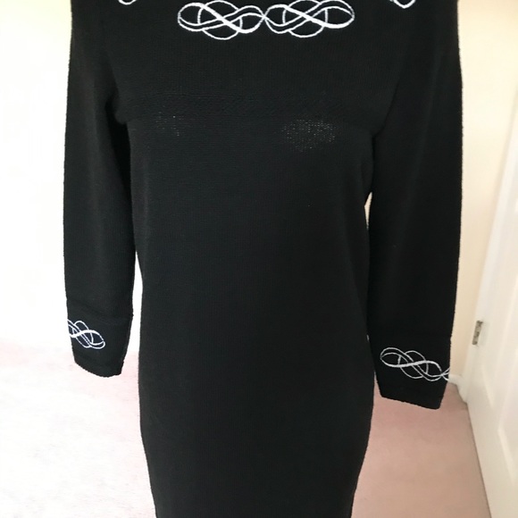 VINTAGE MIKE KORWIN BLACK SWEATER EMRODERED DRESS SIZE M - Picture 5 of 8